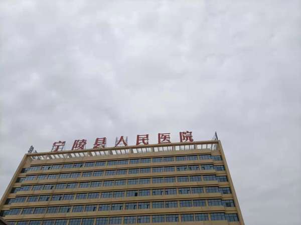 商丘寧陵縣人民醫(yī)院太陽(yáng)能空氣能熱水系統(tǒng)